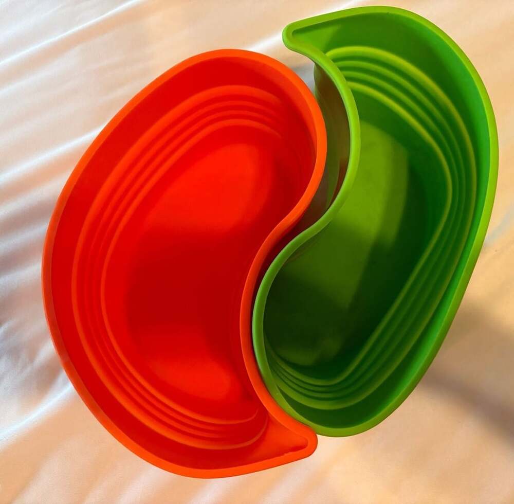 EUC Silicone Yinyang Bowls 1500ml Green Orange Set Of 2, fits standard crockpot